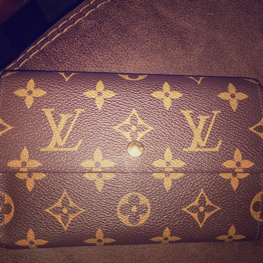 100% Authentic LV Wallet